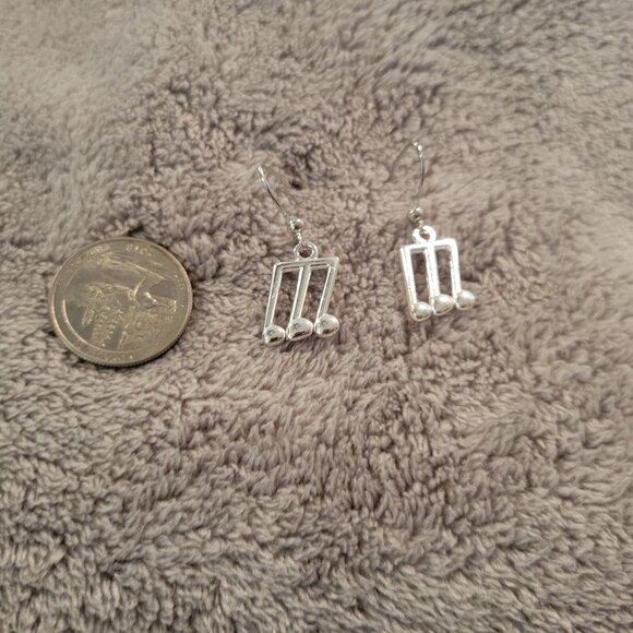 Music Notes #1 Womens Earrings One Pair Music Silver Tone Alloy Band E103E - Picture 2 of 3